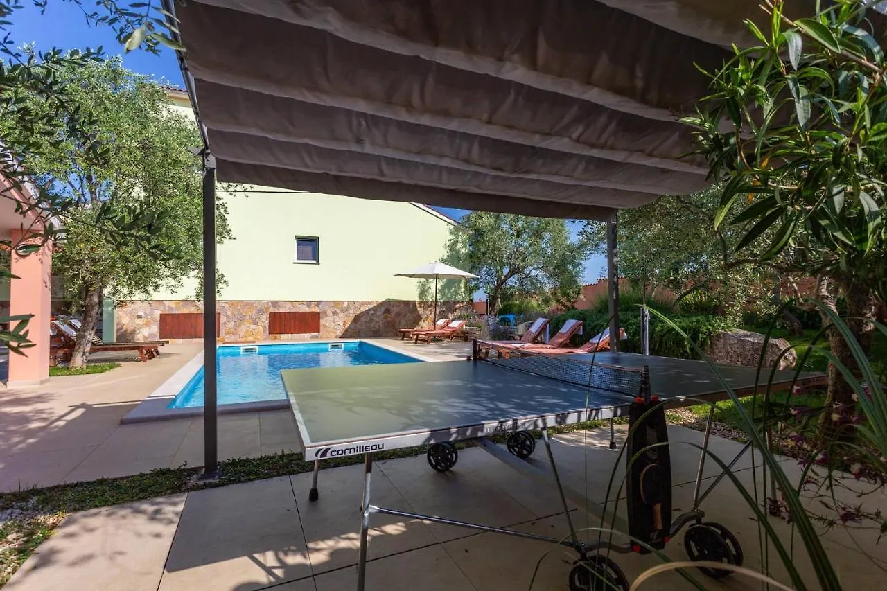 Elegant Villa Versovica With Pool Near Pula By Wiibuk Peruški
