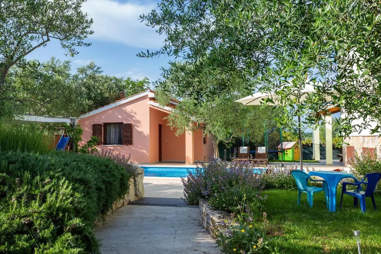 Elegant Villa Versovica With Pool Near Pula By Wiibuk Peruški