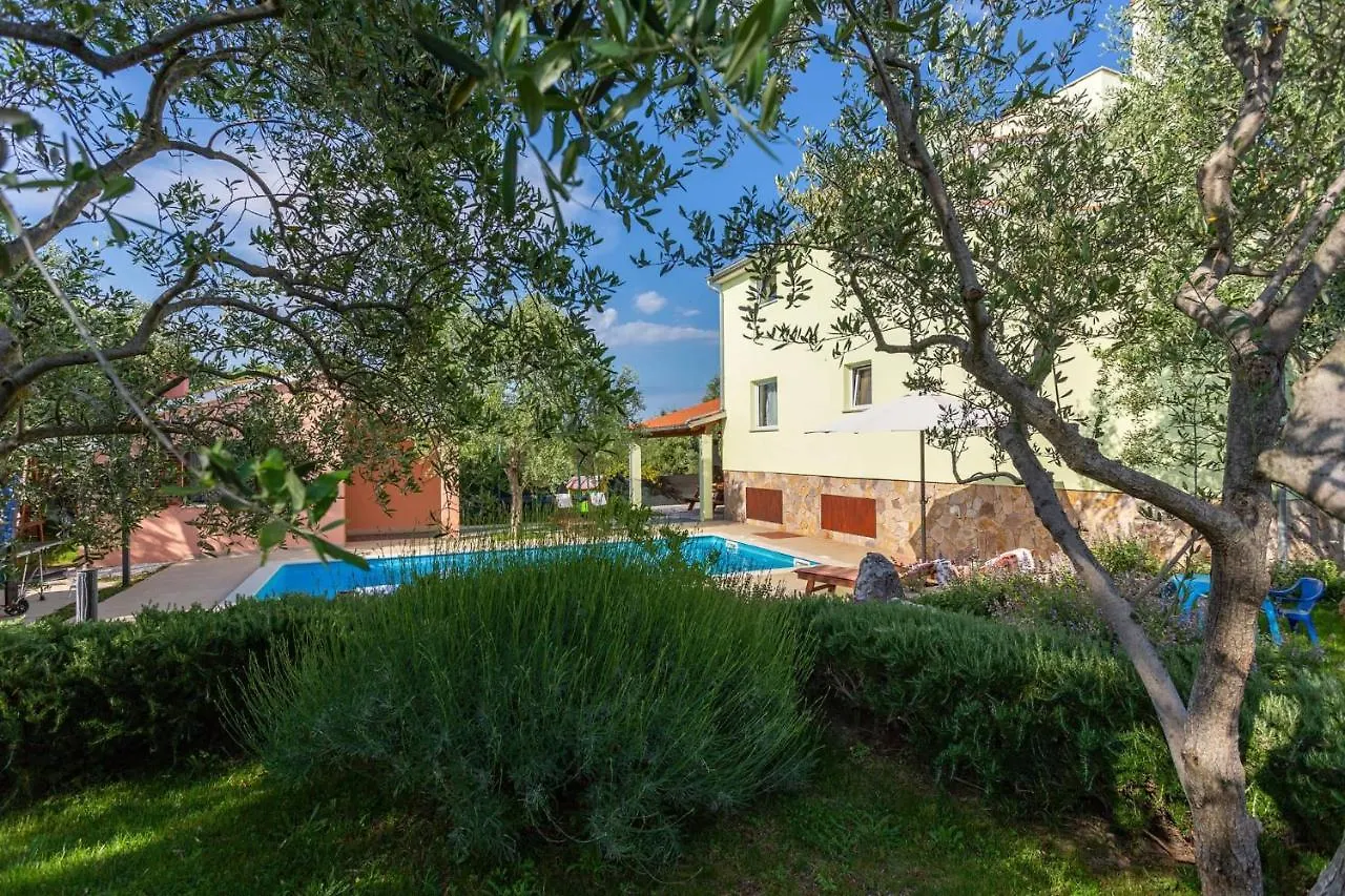 Elegant Villa Versovica With Pool Near Pula By Wiibuk Peruški 0*,
