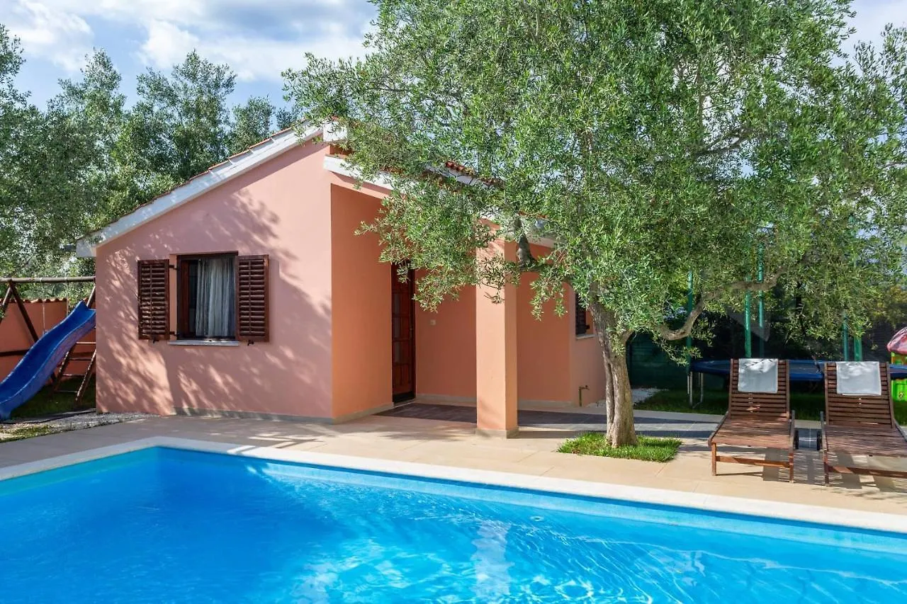 Elegant Villa Versovica With Pool Near Pula By Wiibuk Peruški