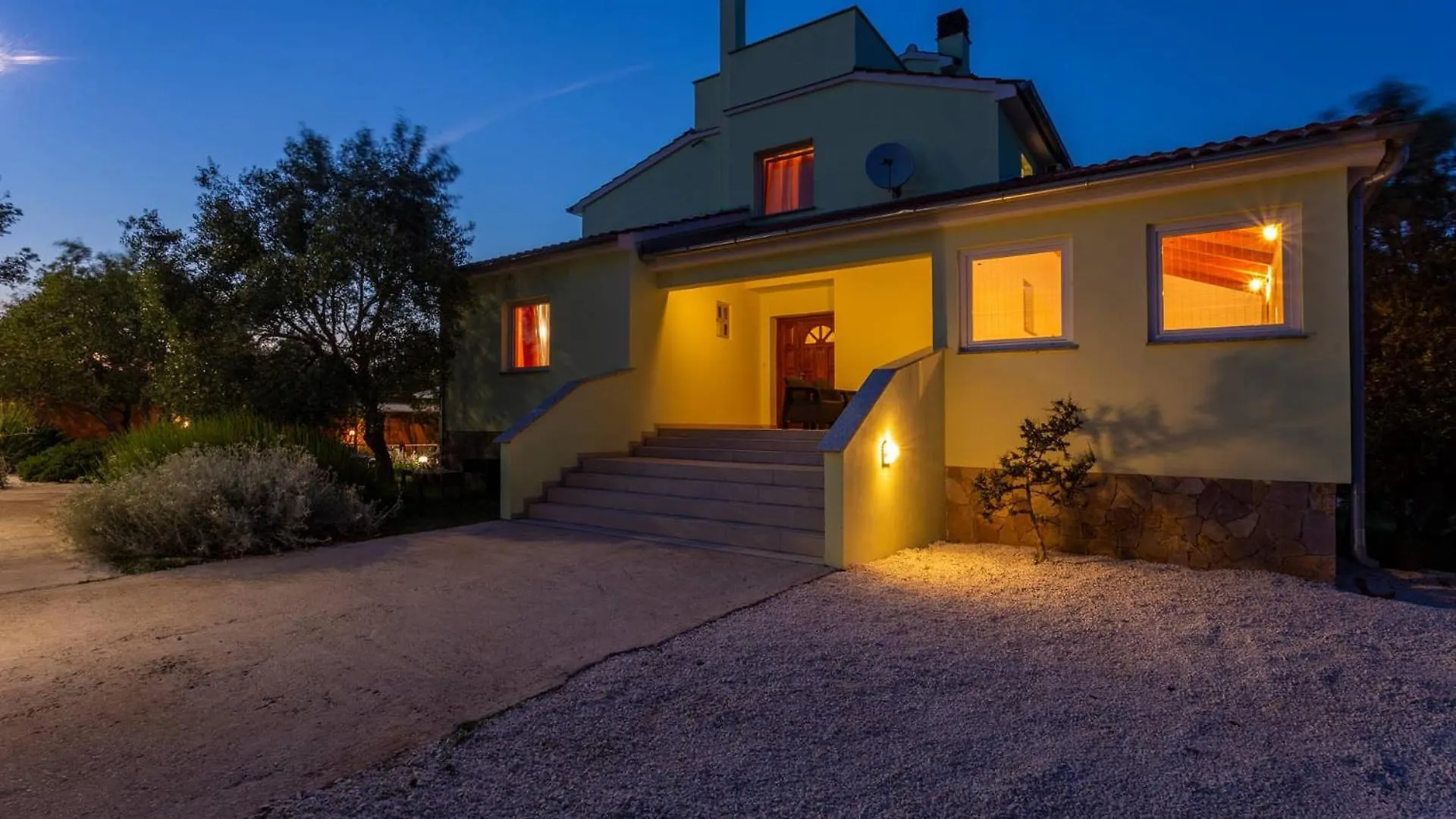 Elegant Villa Versovica With Pool Near Pula By Wiibuk Peruški Kroatië